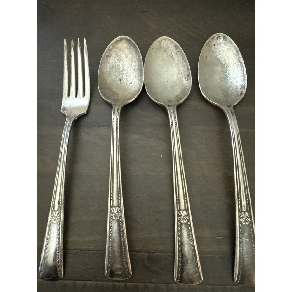 International Silver Fashion INS68 Silverplate 1 Fork 3 Spoons Silverplate-4 Pcs